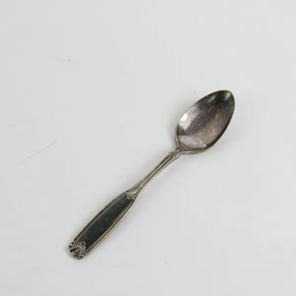 Lot of 2 Vintage Oneida Silverplate Aged Silverware Teaspoons 6"