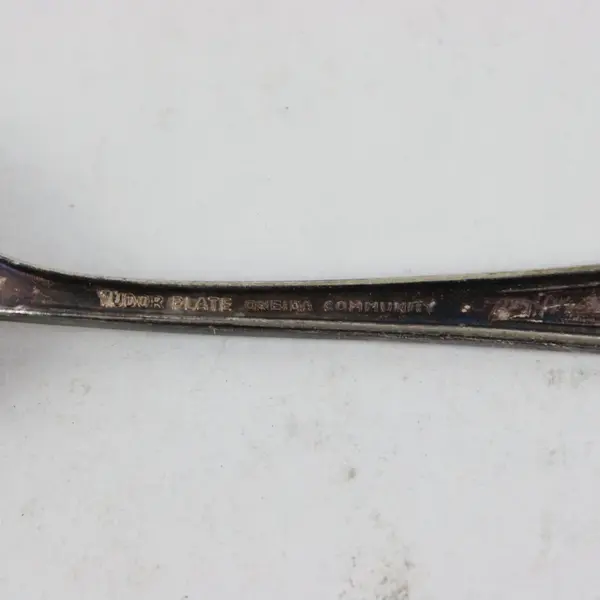 Lot of 2 Vintage Oneida Silverplate Aged Silverware Teaspoons 6"