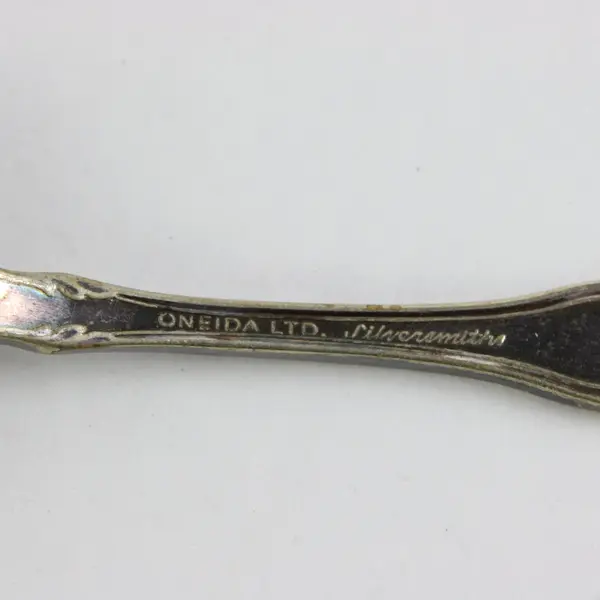 Lot of 2 Vintage Oneida Silverplate Aged Silverware Teaspoons 6"