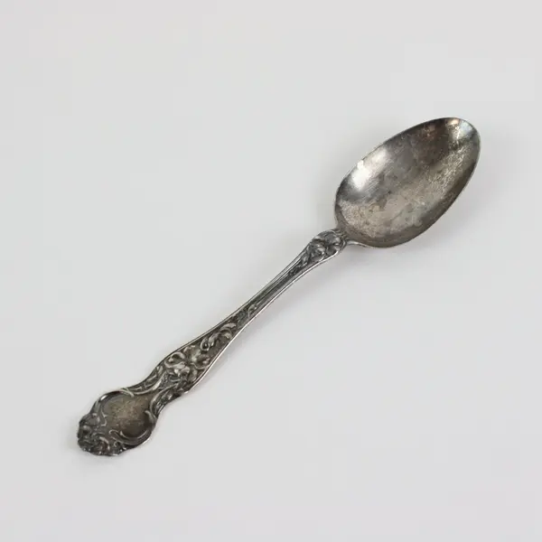 Lot of 2 Vintage Silverplate Teaspoons Wm Rogers 1847 Rogers Bros Violet Sonata
