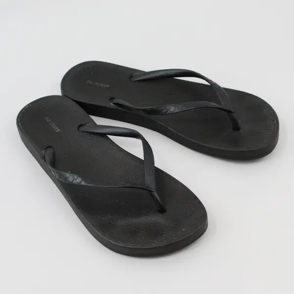 Joe Boxer Women's Dark Gray Flip Flop Sandals Size 7-8 Pre-Owned