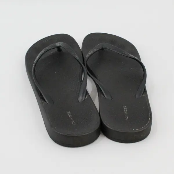 Joe Boxer Women's Dark Gray Flip Flop Sandals Size 7-8 Pre-Owned