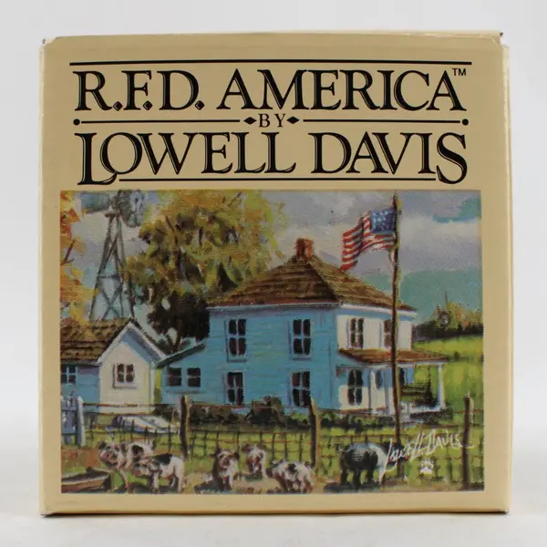 1989 Schmid R.F.D. America Lowell Davis Seein' Red Figurine 1.75"