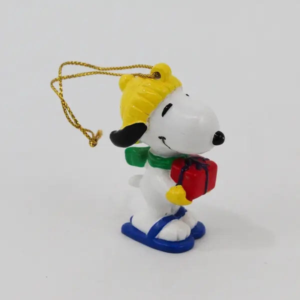 VTG UFS Snoopy Christmas  Ornament With Wrapped Gift & Yellow Knit Hat 2.5"