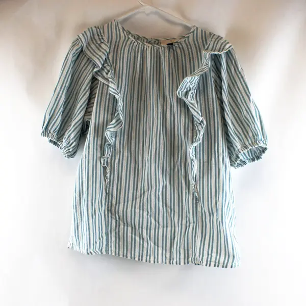 Universal Thread Women's M Blue White Stripe Ruffle Half Sleeve Top