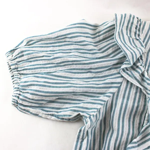 Universal Thread Women's M Blue White Stripe Ruffle Half Sleeve Top