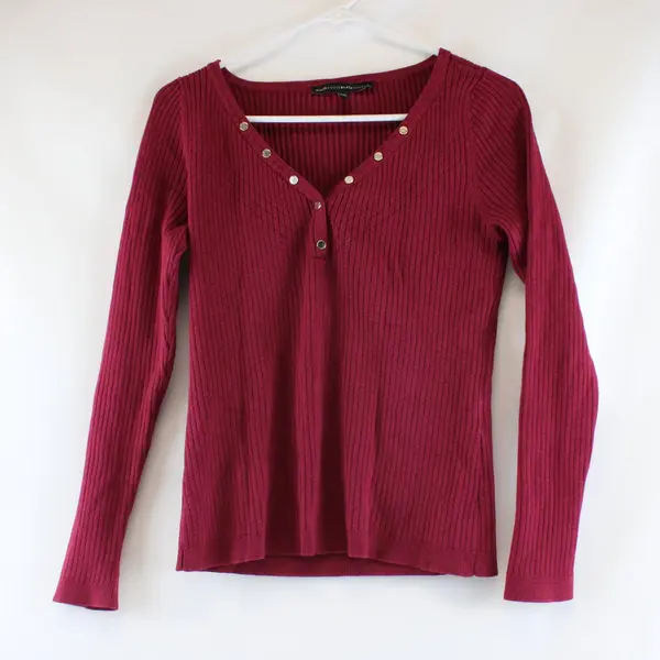 White House Black Market Red Long Sleeve Ribbed Shirt Snap On V-Neck Sz Medium