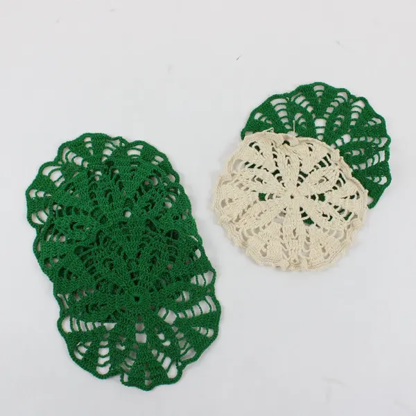 Lot of 5 Decorative Doilies Table Linens Home Decor Pre-Owned