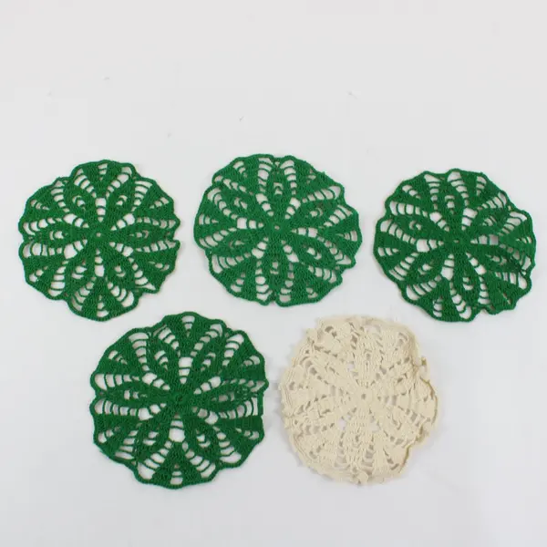 Lot of 5 Decorative Doilies Table Linens Home Decor Pre-Owned