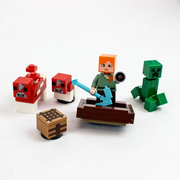 LEGO Minecraft 21129 The Mushroom Island Set Completeness Unknown