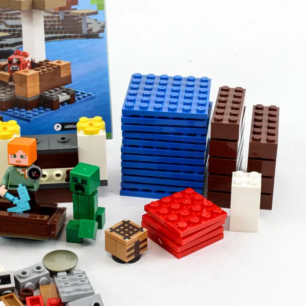 LEGO Minecraft 21129 The Mushroom Island Set Completeness Unknown