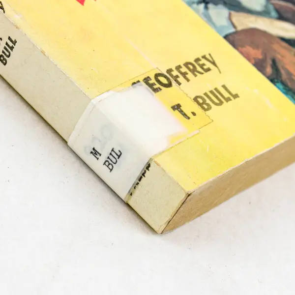 When Iron Gates Yield Geoffrey T. Bull 1955 Moody Press Paperback Ex-Library