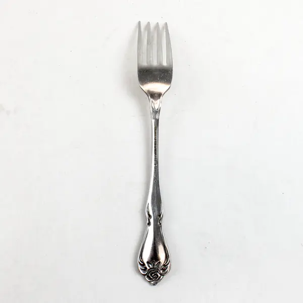 Oneida Rogers Arbor Rose-True Rose Stainless Steel Fork 7 3/8" 