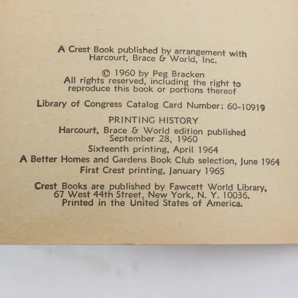 The I Hate to Cook Book Peg Bracken 1965 First Crest Paperback