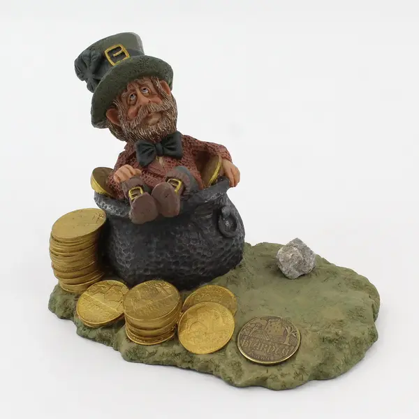 1995 Finnians Guardians of the Blarney Stone Leprechaun Sitting In Pot Of Gold