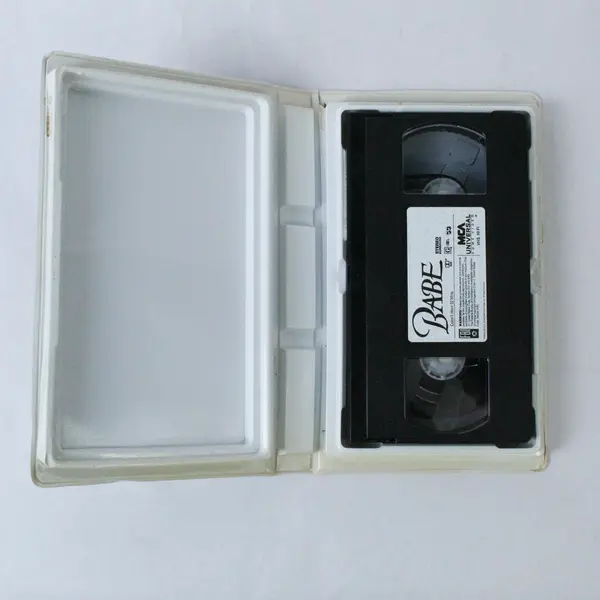 Vintage Babe VHS 1995 Universal Pictures James Cromwell Children's Fantasy 82453