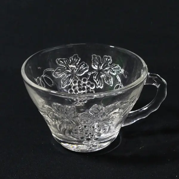 8 Piece Anchor Hocking Clear Grape Snack Trays with Matching Cups
