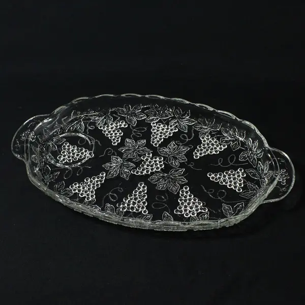 8 Piece Anchor Hocking Clear Grape Snack Trays with Matching Cups