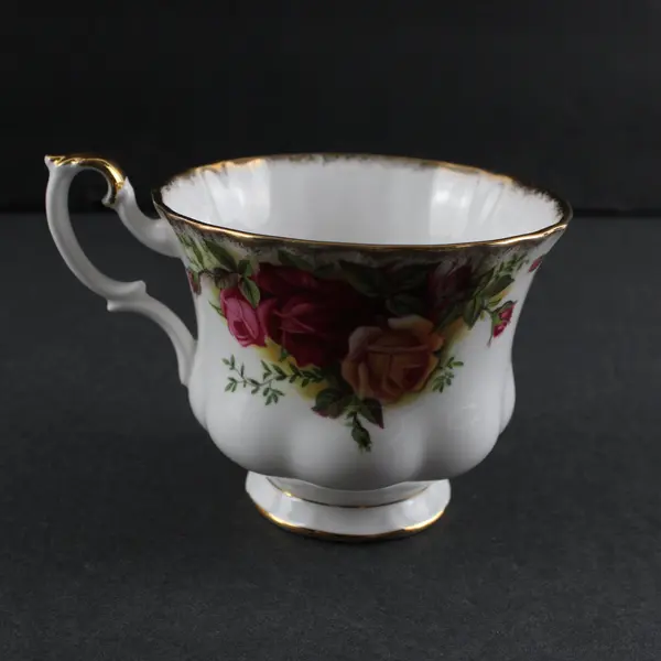 Vintage Royal Albert Old Country Roses Bone China Tea Cup and Saucer