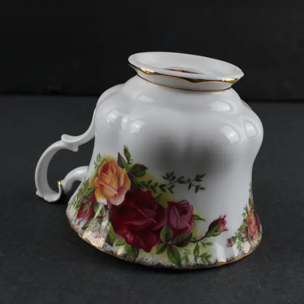 Vintage Royal Albert Old Country Roses Bone China Tea Cup and Saucer