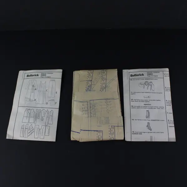Butterick Pattern B5963 Nightgown/Top/Pants/Robe And Lingerie Bag, Size A5 Uncut