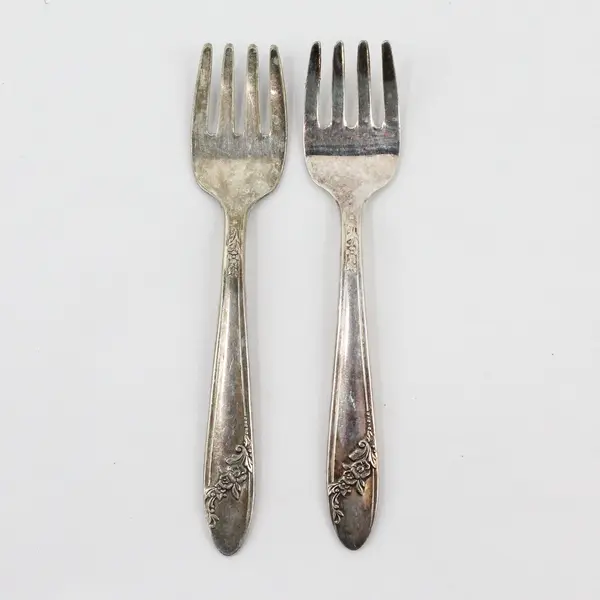 Oneida Silver Community Lot of 2 Queen Bess II Tudor Silverplate Baby Forks 5" 