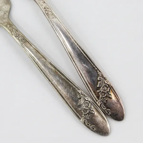 Oneida Silver Community Lot of 2 Queen Bess II Tudor Silverplate Baby Forks 5" 