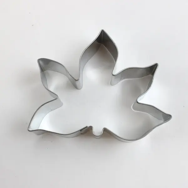 Lot of 3 Metal Leaf Cookie Cutters with Round Storage Tin