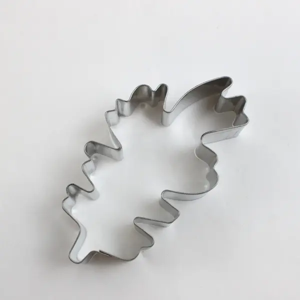 Lot of 3 Metal Leaf Cookie Cutters with Round Storage Tin
