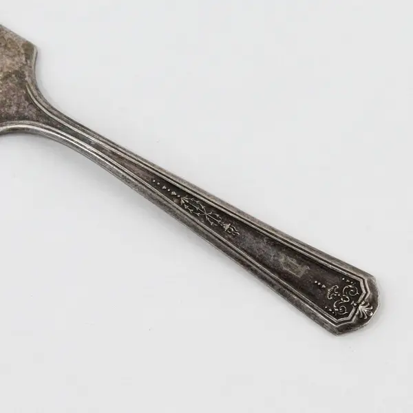 Antique Oneida Community Queen Bess I Tudor Silverplate Baby Fork 4-Inch