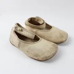 Vintage Baby Mary Jane Shoes Cream Button Strap Pair Pre-Owned Scuffed