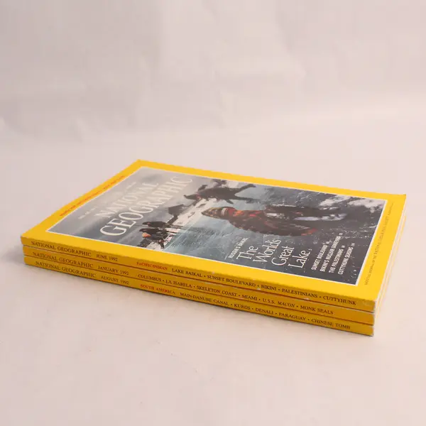 Lot of 3 Vintage 1992 National Geographic Magazine Issues January June August