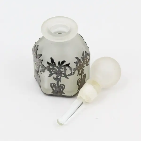 JBD Vintage-Style Perfume Bottle Dauber Frosted Glass Metal Filigree Overlay