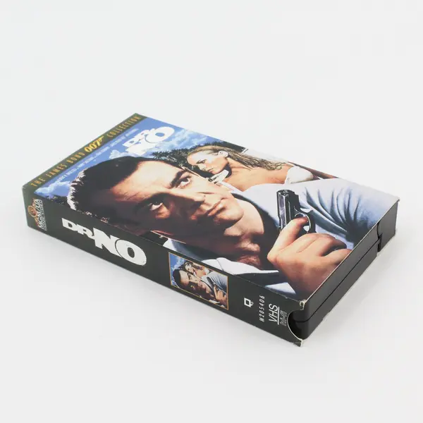 Dr. No James Bond VHS MGM/UA 1962 Film Release M205406