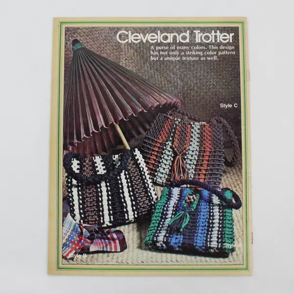 1978 Craft Publications Macrame Purse Fashions #7262 Anna Offik 22 Purse
