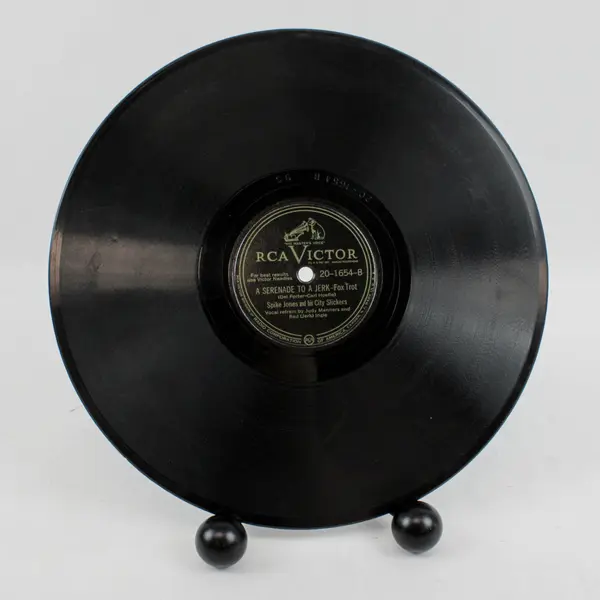 Spike Jones Chloe Fox Trot / Serenade to a Jerk 78 RPM 10" Shellac RCA 20-1654