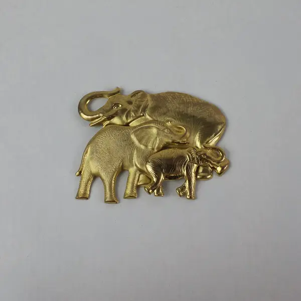Vintage Gold Tone 3-D Elephant Family Brooch Pin in Box 3.12 x 3 in