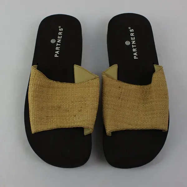 Partners Women's Woven Straw Strap Sandals Size 7-8