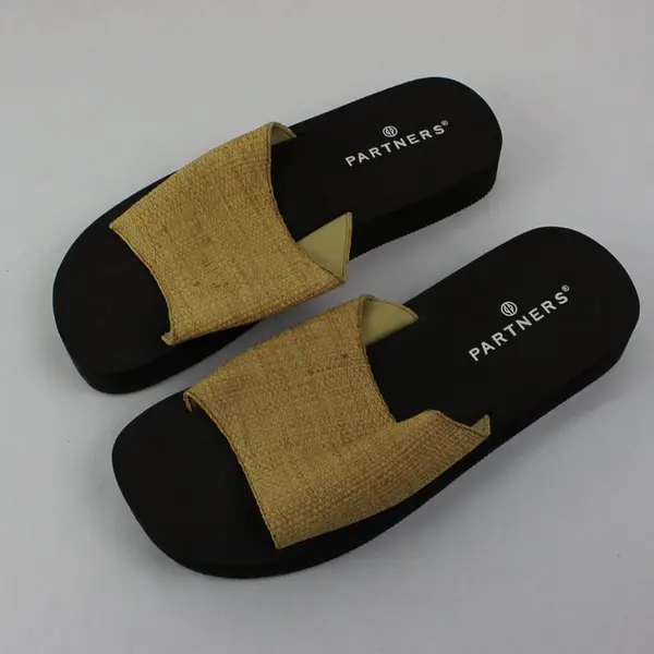 Partners Women's Woven Straw Strap Sandals Size 7-8