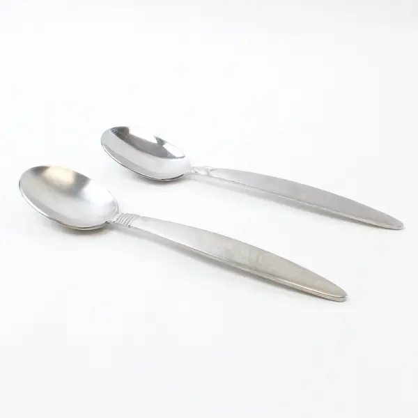 Lot of 2 Pfaltzgraff Stainless Steel Soup Spoons Mixed Patterns 7.75"