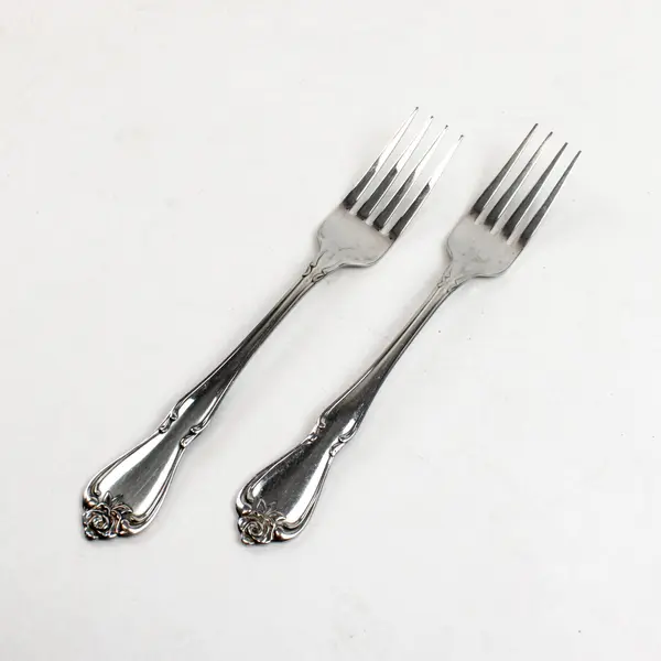 Lot of 2 Oneida Rogers Arbor Rose-True Rose Stainless Steel Forks 7 3/8" 
