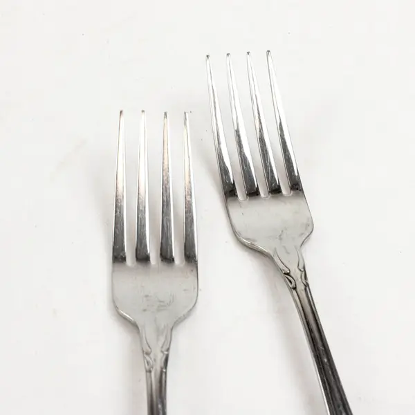 Lot of 2 Oneida Rogers Arbor Rose-True Rose Stainless Steel Forks 7 3/8" 