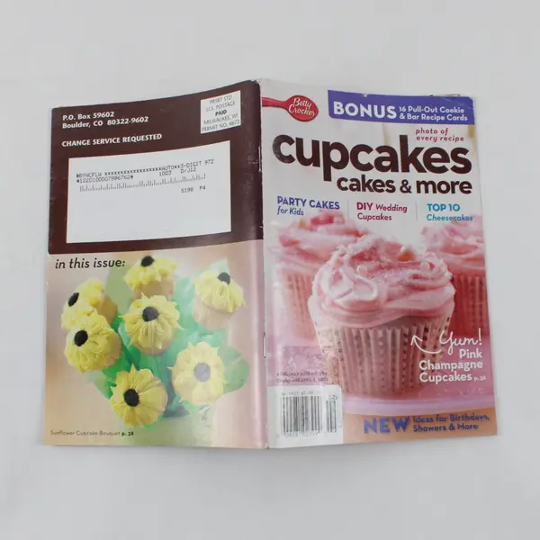 Betty Crocker Cupcakes Cakes & More April/May 2010 No. 254