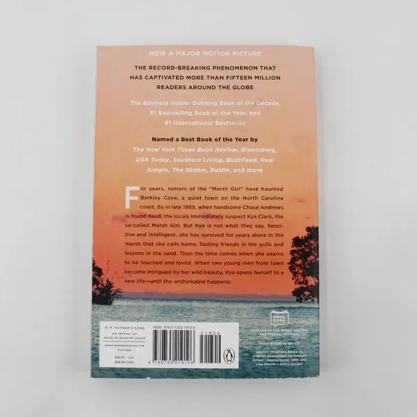 Where the Crawdads Sing by Delia Owens 2018 Paperback Book Good