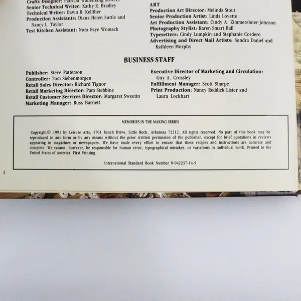 Leisure Arts Friendship Gifts of Good Taste Recipes & Crafts 1991 Vintage HC
