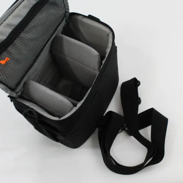 Lowepro Format 160 Black Camera Bag Adjustable Compartment Dividers Zipper Close