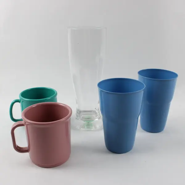 Lot of 5 Mixed Drinkware 2 Melamine Mugs 2 Blue Tumblers Clear Glass