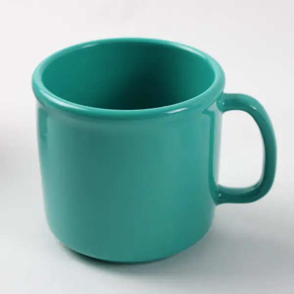 Lot of 5 Mixed Drinkware 2 Melamine Mugs 2 Blue Tumblers Clear Glass