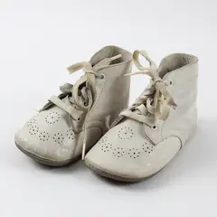 Vintage White Leather Baby Shoes 6603-2 Lace-Up Perforated Toe Newborn