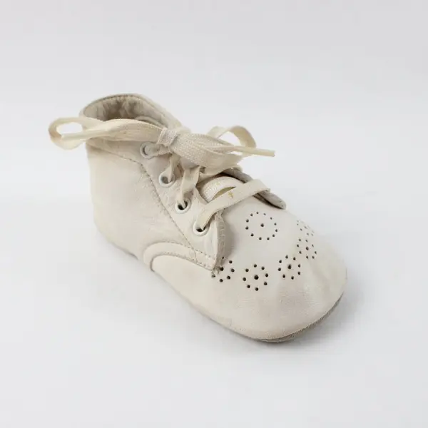 White Leather Baby Shoes Lace-Up Perforated Toe Pre-Owned